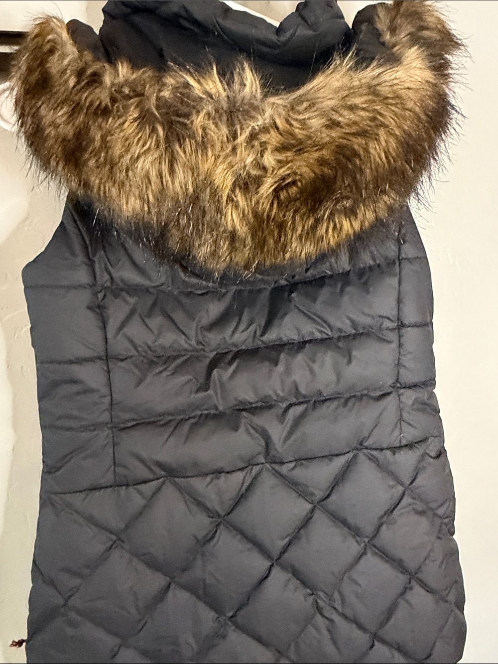 The North Face Black Quilted Hooded Puffer Vest with Faux Fur Trim - Picture 7 of 7